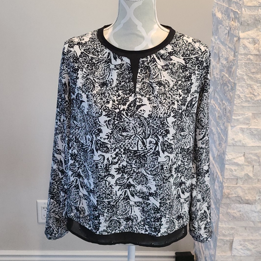 Forever 21 Blk & Wht Pattern Blouse